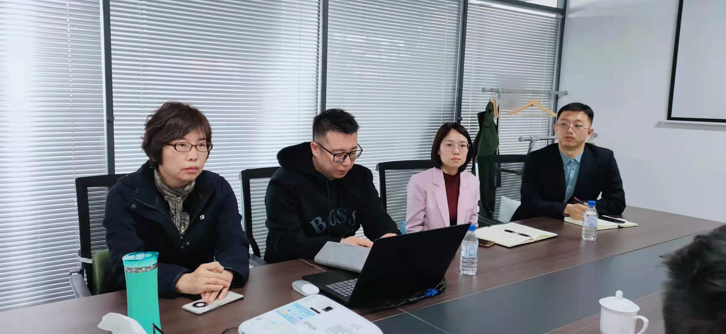 長(zhǎng)春新區(qū)發(fā)改工信局調(diào)研員王海波來(lái)平臺(tái)調(diào)研雙創(chuàng)工作——新區(qū)為企業(yè)打造成長(zhǎng)沃土！